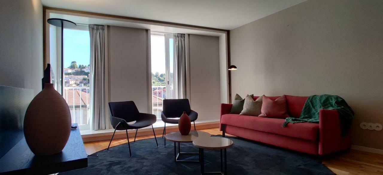 Serviced - Miragaia Apartament *